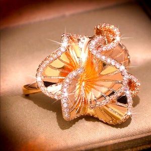 💖✨Beautiful Camellia Diamond Flower Ring✨💖